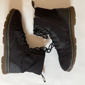 Dr. Martens combs boots big kids US size 6.